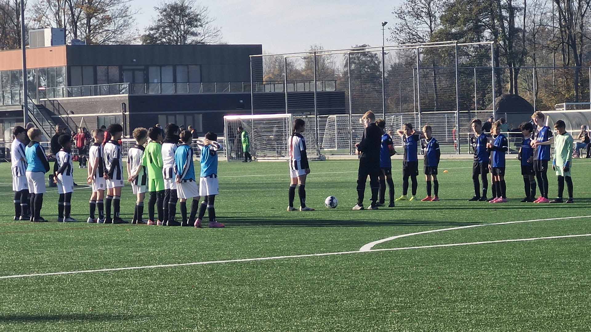 Nipte nederlaag voor Dubbeldam JO12-2