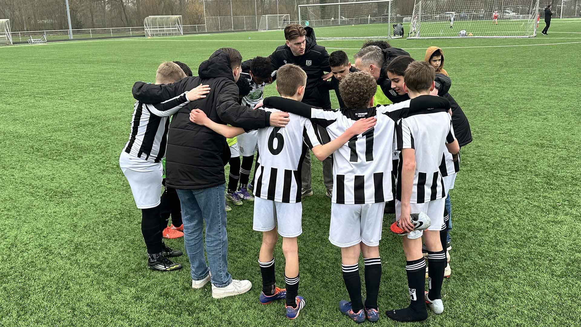 Spannend duel voor JO12-2