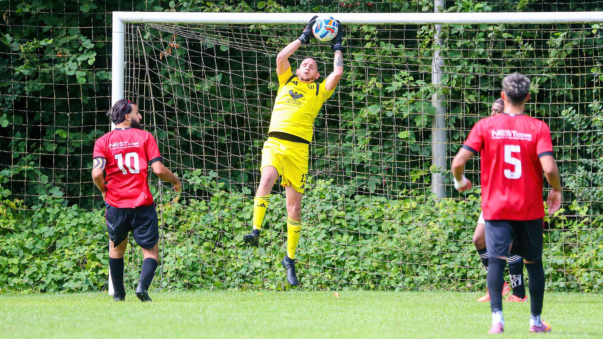 Dubbeldam 2 wint van EBOH 2 met late treffer Erik Jan Tak
