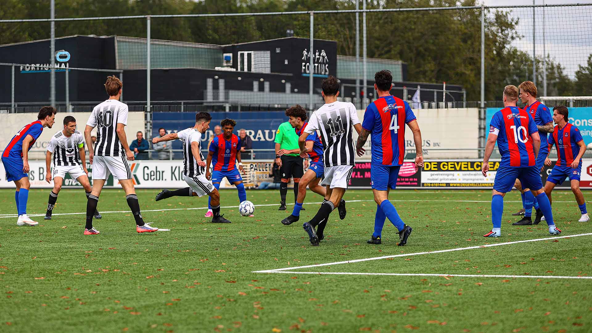 Dubbeldam start competitie met overtuigende derbyzege tegen sc Emma