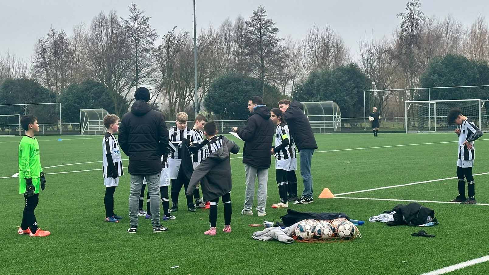 Geen punten voor echt team van JO12-2