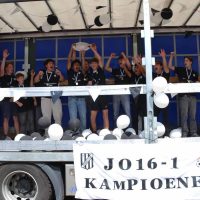 Foto's kampioenen JO16-1 (2)